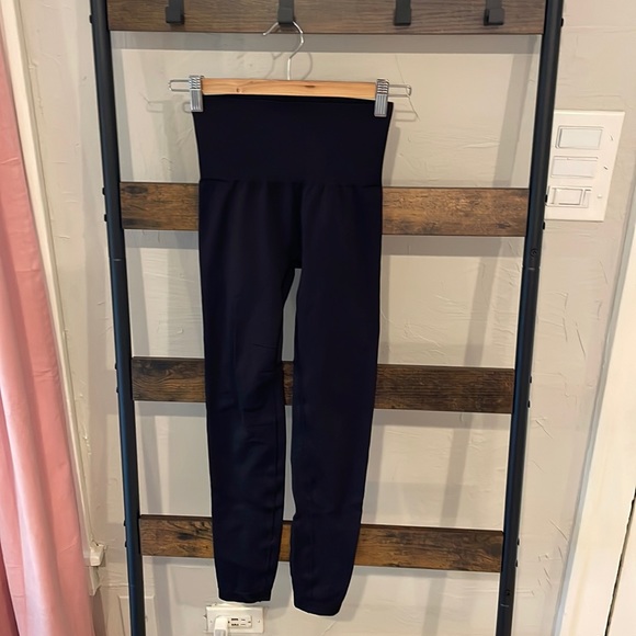 Black North Face Sculpt Leggings - Picture 1 of 3